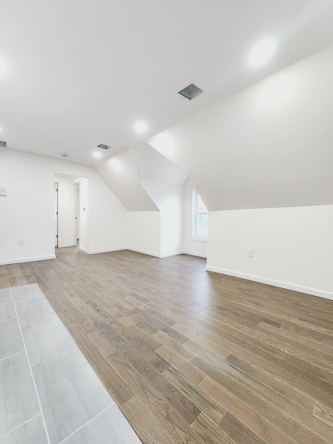 83 Oak St 3 - 77 Oak St