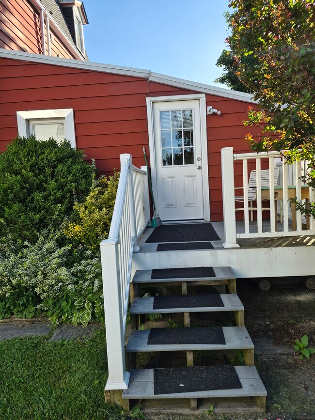Foto del edificio - 381 Stewart Ave