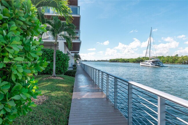 Foto del edificio - 6100 N Ocean Dr