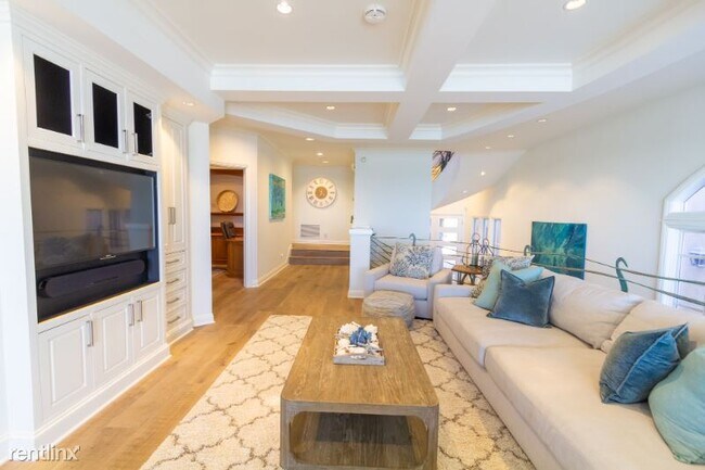 Building Photo - 4 br, 4.5 bath House - 35107 Beach Rd