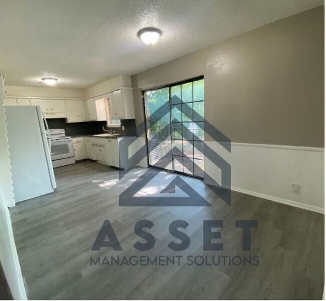 Building Photo - 5 Bedroom Home Available For Lease or Rent to Own!