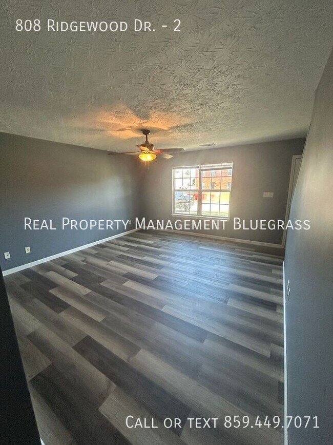 Foto del edificio - 808 Ridgewood Dr