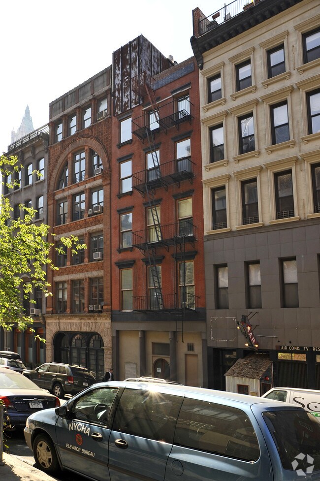 Building Photo - 75 Warren St