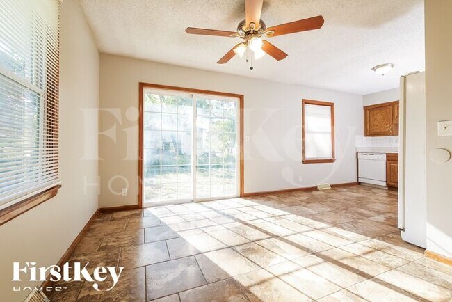 Foto del edificio - 6211 E 150th St