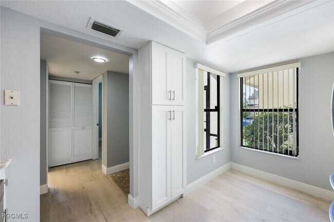 Foto del edificio - 15177 Parkside Dr