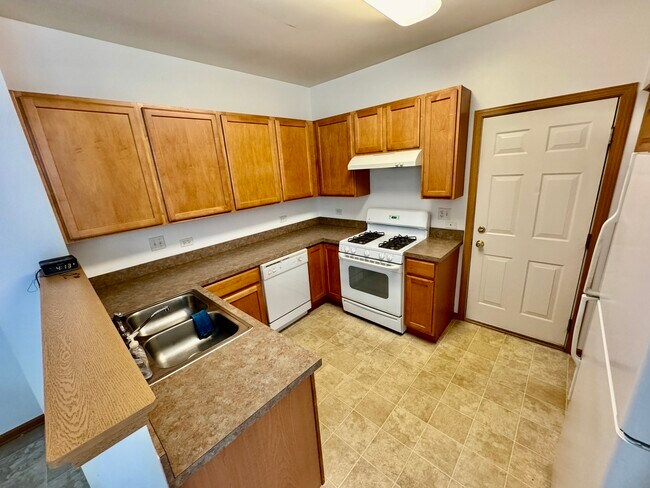 Building Photo - 1524 Waterside Dr