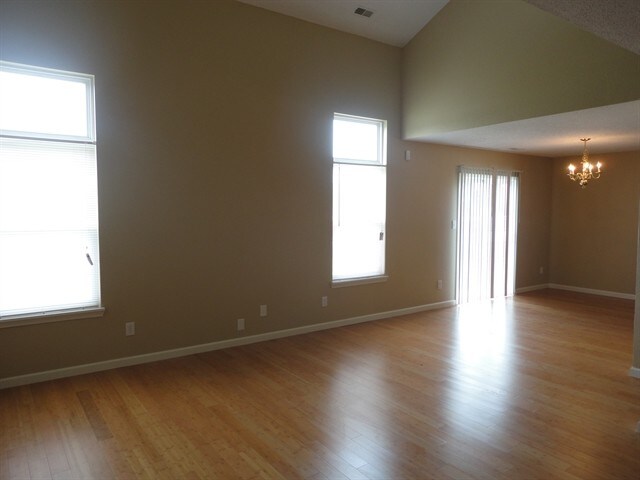 Building Photo - 1502 Prairieview Lane