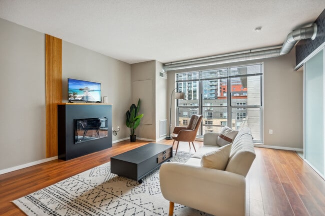 Building Photo - 616 Washington Ave S