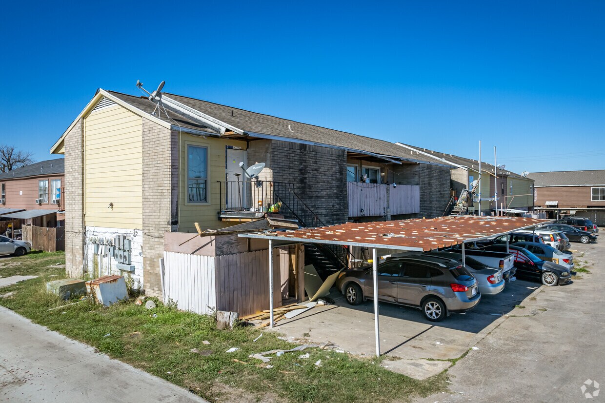 Primary Photo - 8807 Bissonnet St
