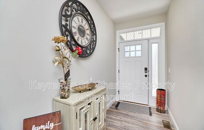 Foto del edificio - 2453 Grover Ridge Dr