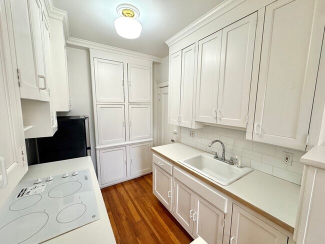 Building Photo - 6 Washington Ave