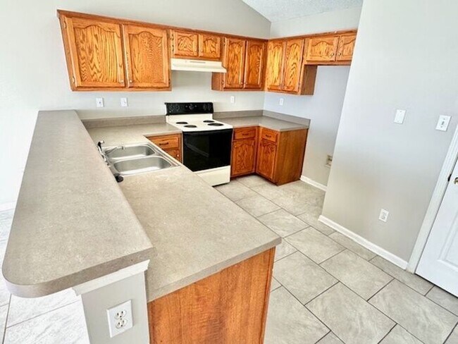 Building Photo - Now Leasing A 3 Bedroom 2 Bath Home In Sou...