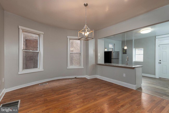 Building Photo - 2516 N Ellamont St