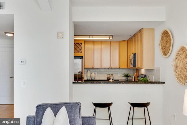 Building Photo - 111 S 15th St