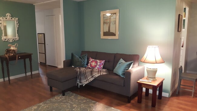 Livingroom - 2226 Lougheed Hwy