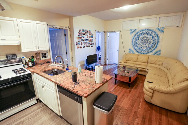 Photo - 322 St Paul St Apartment