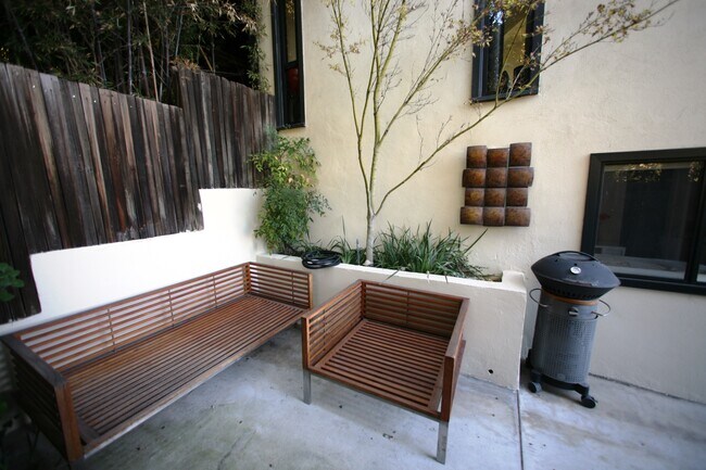 Foto del edificio - 1999 N Sycamore Ave