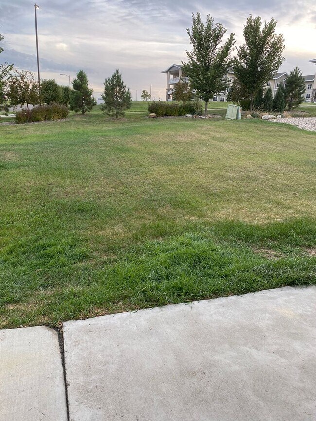 Building Photo - 3 Bedroom 2 1/2 Bath Twin home SORRY NO PETS