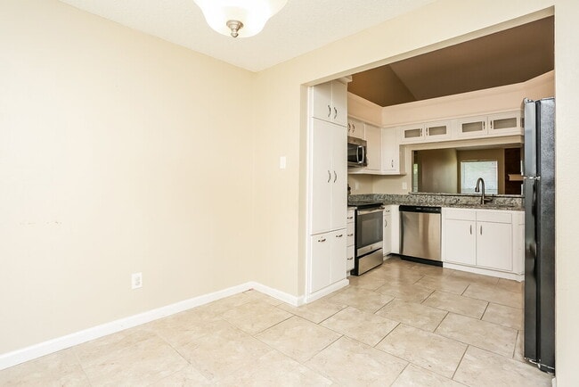 Building Photo - 4214 Worth Forest Dr