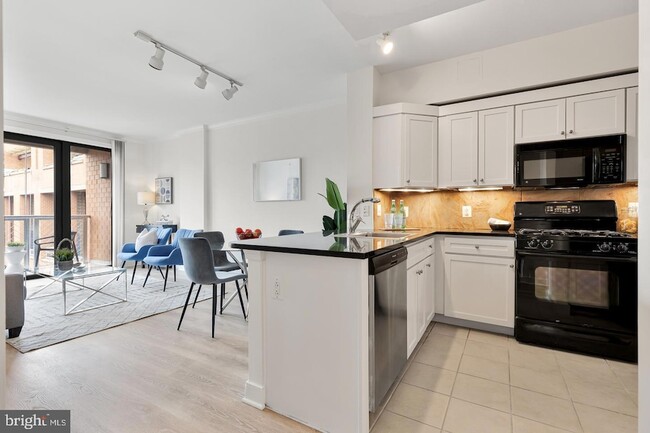 Foto del edificio - 631 D Street NW