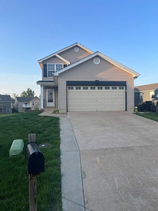 311 Almond Tree Ct, Troy, MO 63379 House Rental in Troy, MO