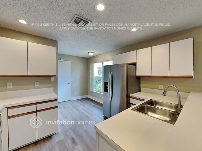 Foto del edificio - 9220 Arborwood Cir