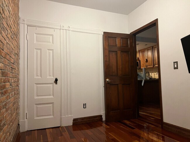 Foto del edificio - 933 Saint Marks Ave