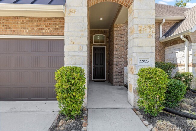 Foto del edificio - 22023 Flashing Ridge