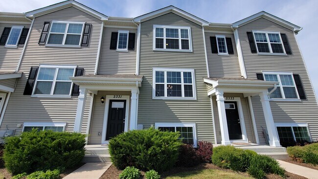 Building Photo - 2331 Upland Rd