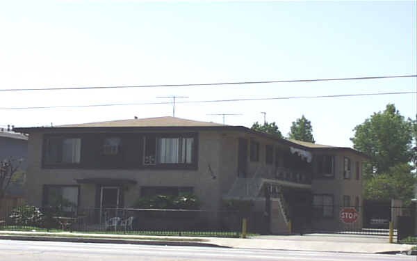 Foto del edificio - 14218 Sherman Way