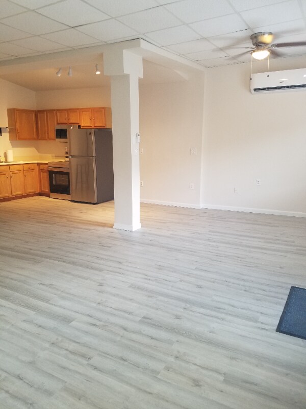 Foto del edificio - 240 PLYMOUTH Ave