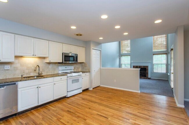 Foto del edificio - 105 Farrington Ct