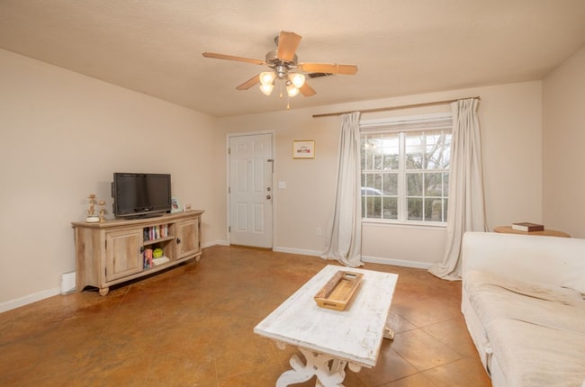 Foto del edificio - 127 Darby Way