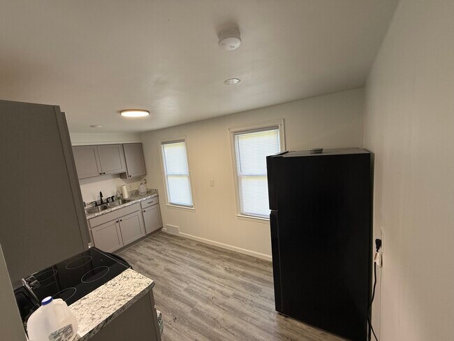 Foto del edificio - 1311 N Green Bay Rd