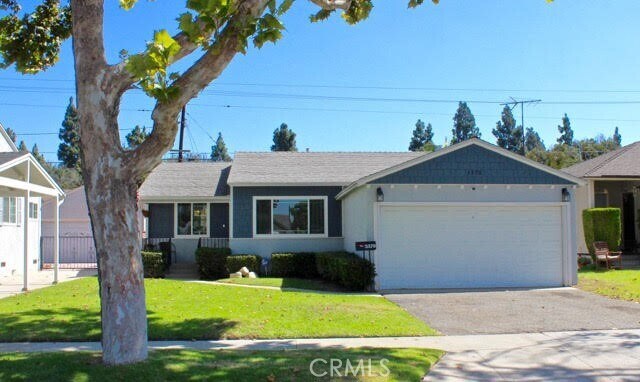 Primary Photo - 3370 N Studebaker Rd