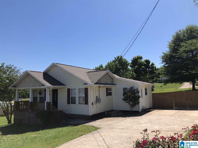 Building Photo - 805 Moonlite Dr
