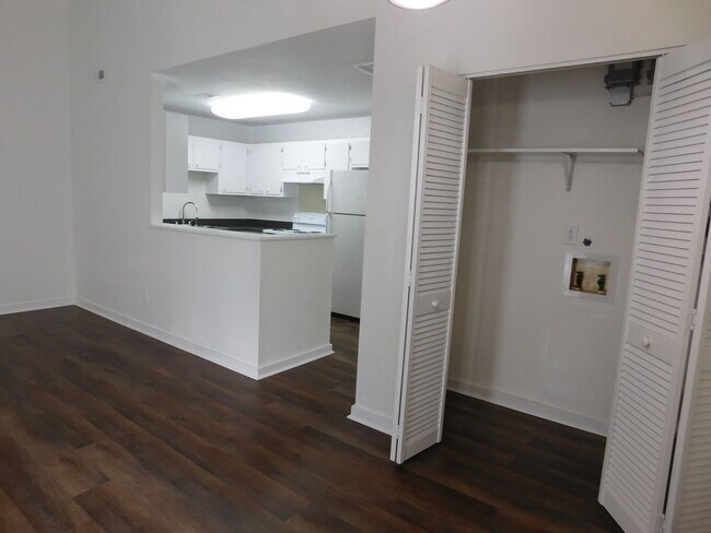 Building Photo - 1555 College Way