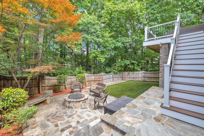 Foto del edificio - 617 Village Commons Ln