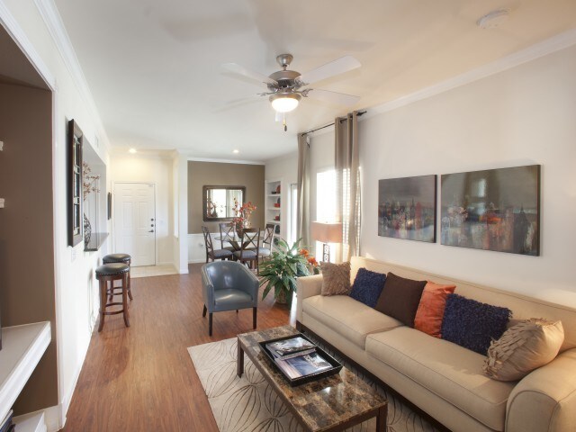 Advenir At Woodbridge Reserve Apartments Sugar Land Tx Apartments Com