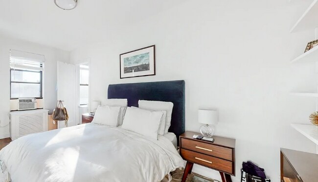 Foto del edificio - 125 W 12th St