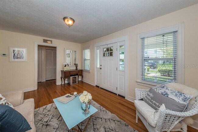 Foto del edificio - 1037 18th Ave N