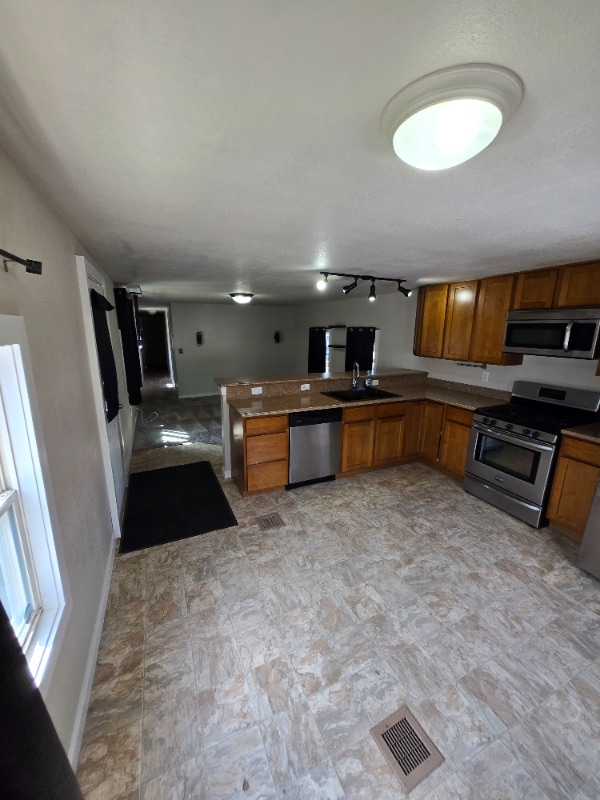 Building Photo - 315 E Griffin Dr