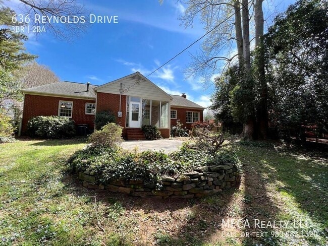 Building Photo - 636 Reynolds Dr