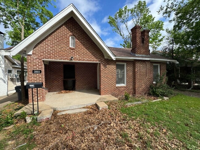 Foto del edificio - Updated Farm House in Central Waco