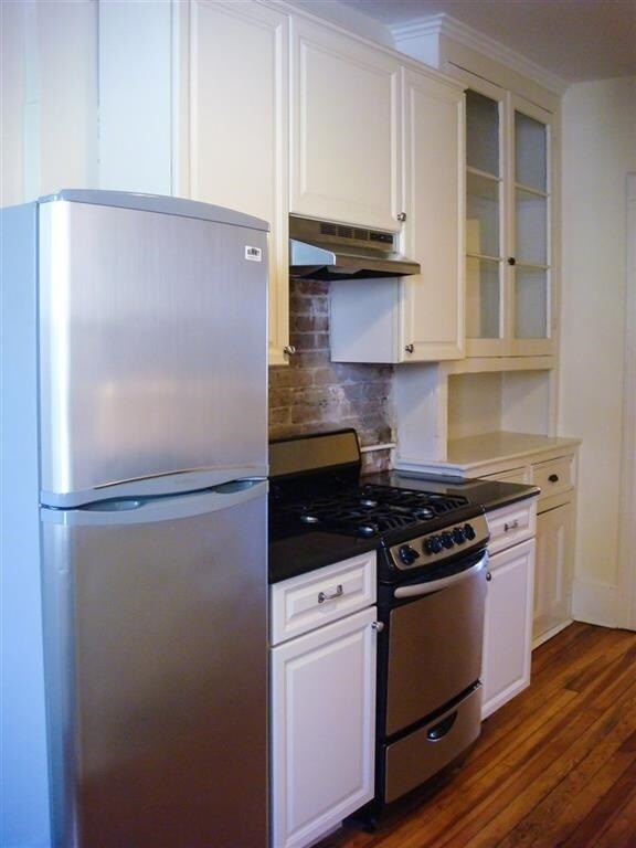 Building Photo - 417 Adams St
