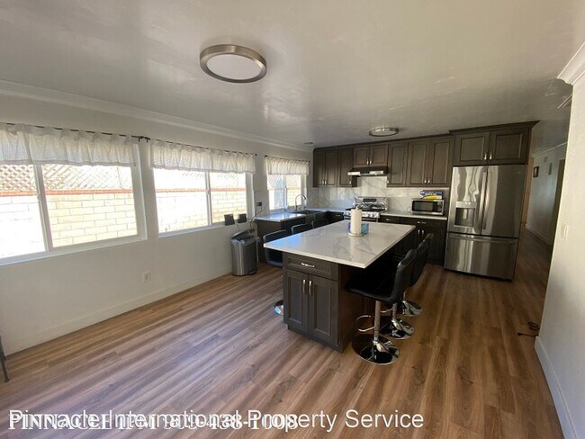 Building Photo - 4 br, 2 bath House - 365 S. Rock River Road