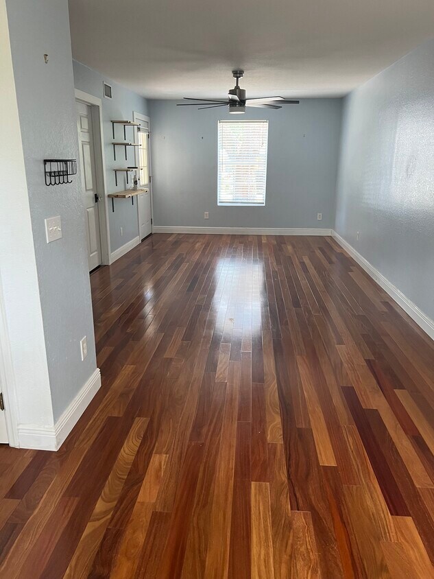 Foto principal - 825 4th St S