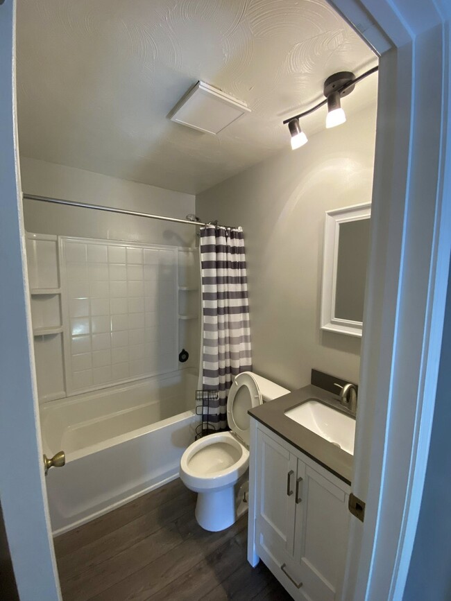 Building Photo - 205/207 2nd Street E