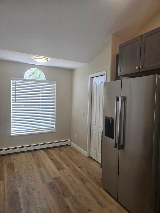 Foto del edificio - 401 Sand Cliff Ct