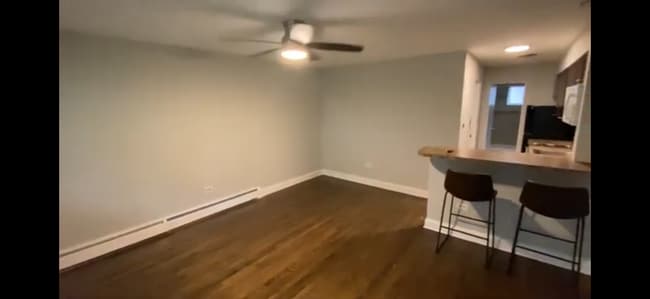 Building Photo - 1735 W Bryn Mawr Ave